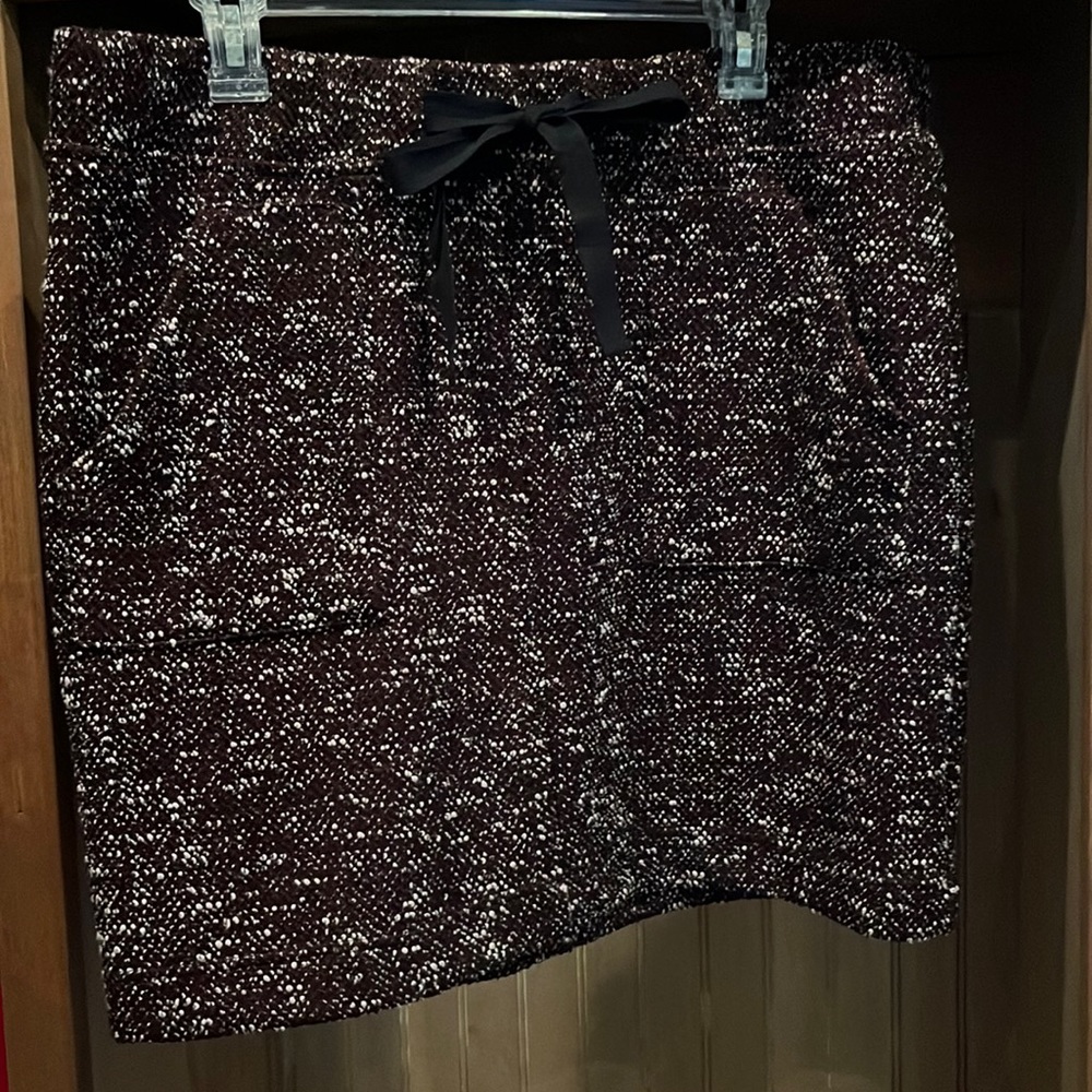 NWOT large maroon and black skirt from loft